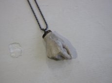 画像2: KLASICA  "MADE" HAND MOTIF NECKLACE  (2)