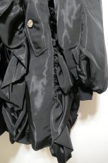 画像4: VIVIANO Ruffle Long Bomber Jacket (4)