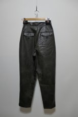 画像3: DECO depuis1985 FAKE LEATHER TUCK PANTS (3)