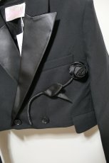 画像2: VIVIANO Flower Applique Cropped Blazer (2)